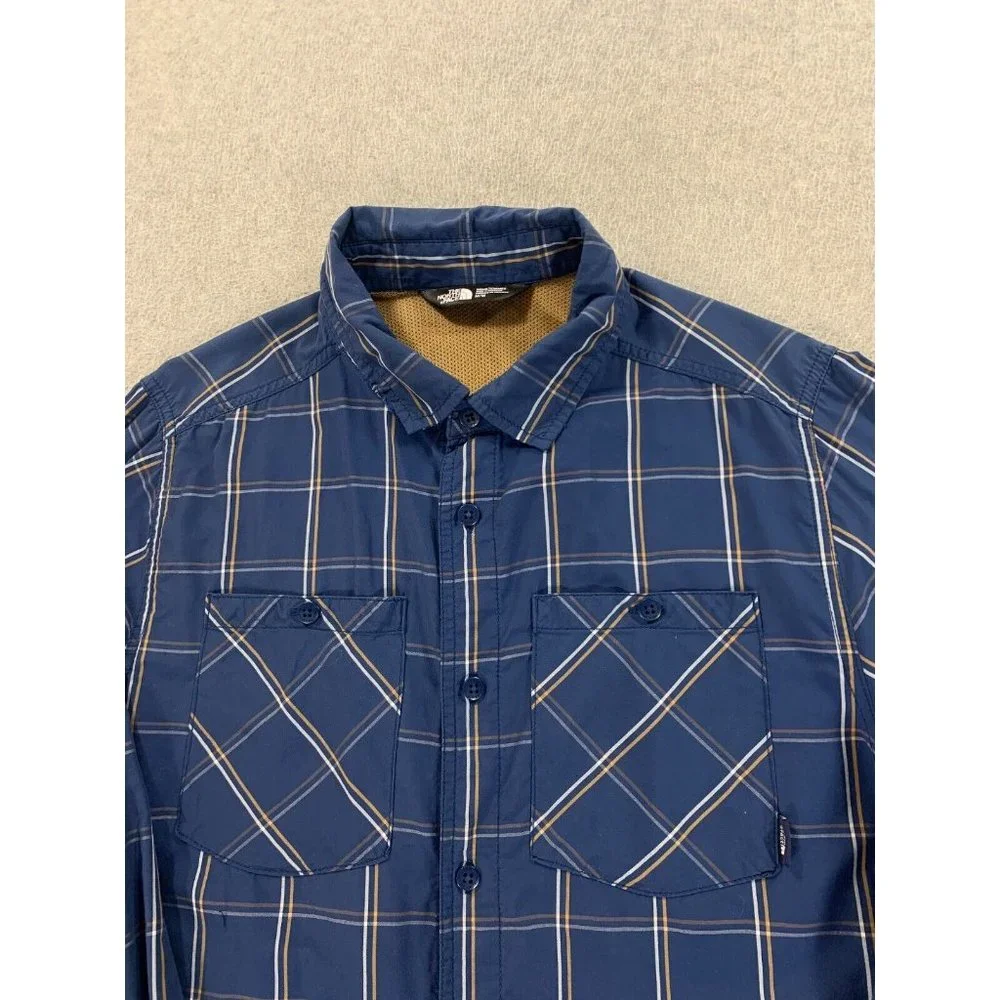 The North Face Nylon‎ Blend Long Sleeve Button Down Shirt (Men's Medium) Blue